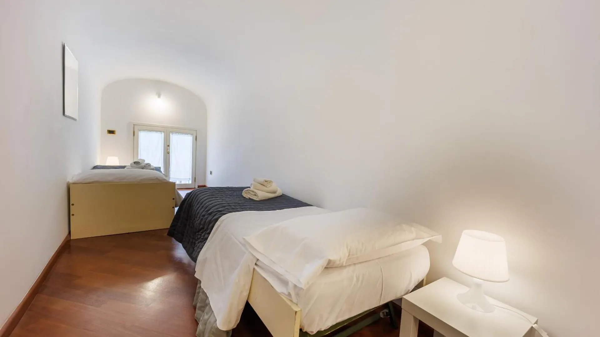Riviera House 2 Apartment Sea View Group And Family By HouseinNapels Italië