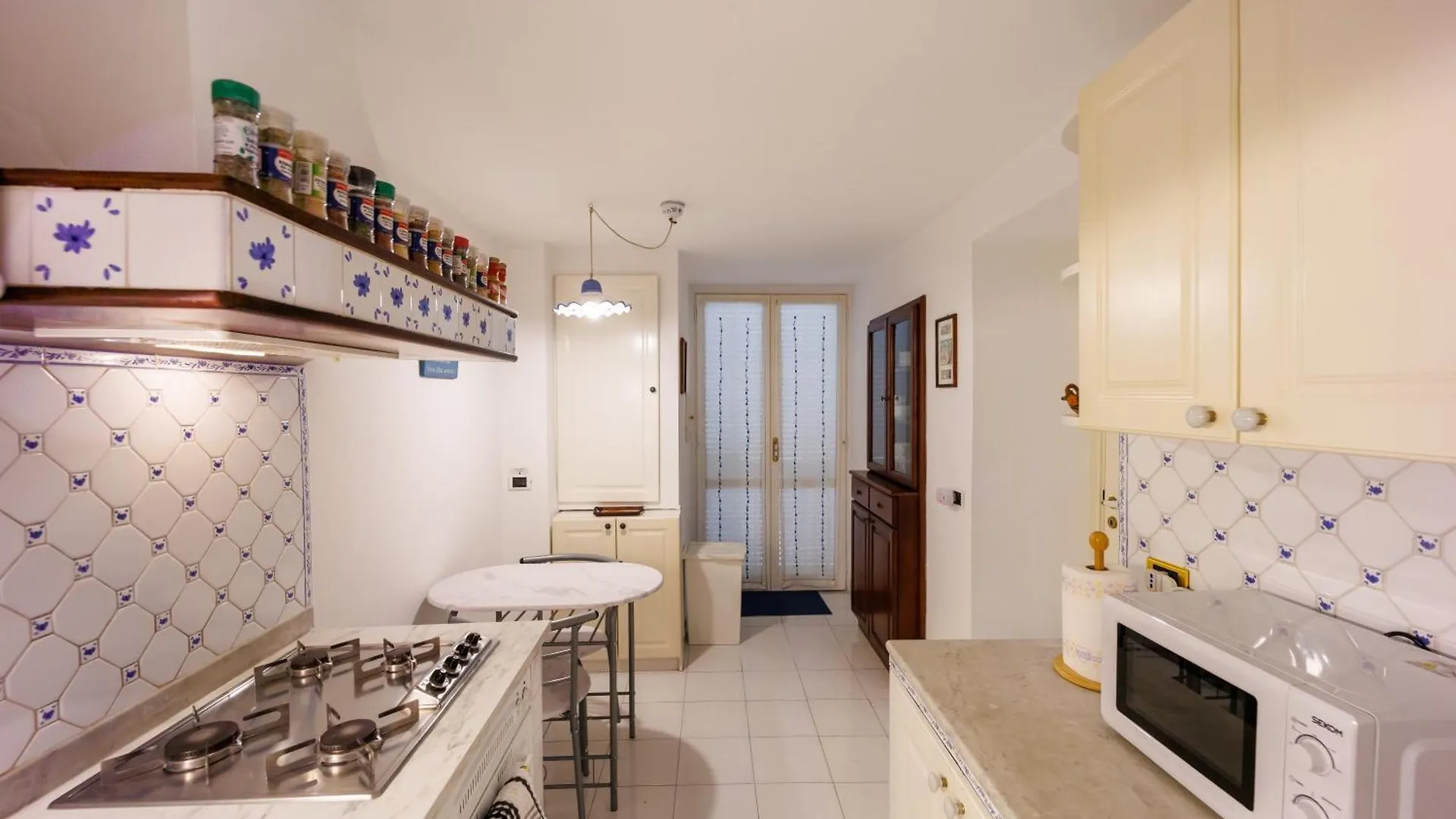Riviera House 2 Apartment Sea View Group And Family By HouseinNapels Italië